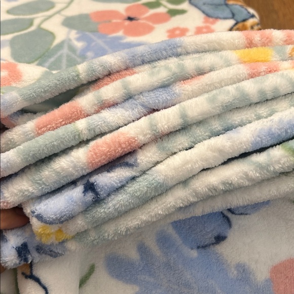 Peter Rabbit Blue and Brown 60X70 Oversized Throw - Picture 6 of 10